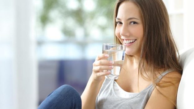 Manfaat Baik Rutin Minum Air Hangat Pada Pagi Hari